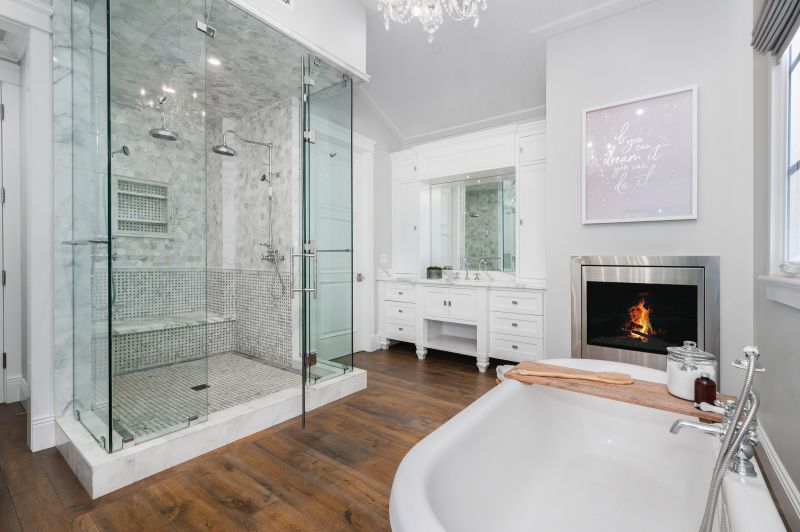 Spa-Like Tub Area